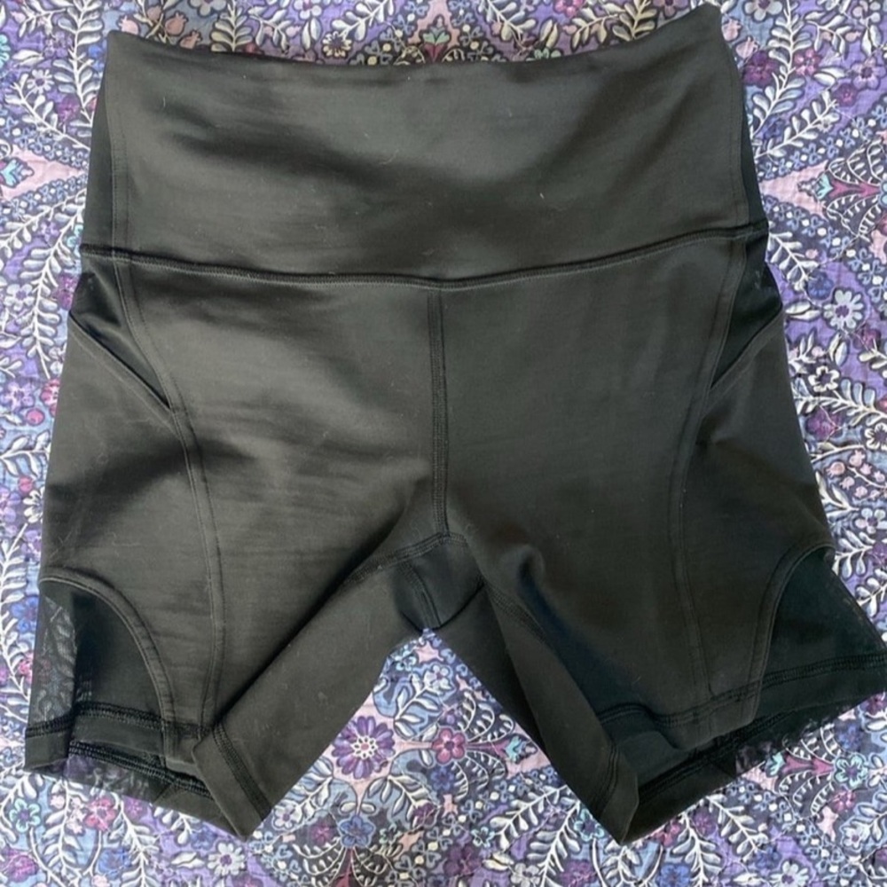 Lululemon wunder train mesh panel high-rise short 6 inches